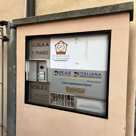The Rock House Affittacamere Con Bagno Privato Guest house *