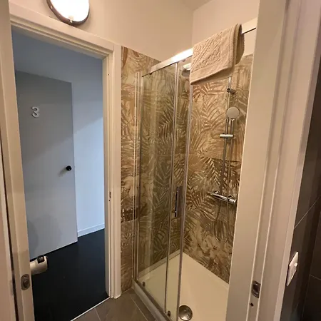 The Rock House Con Bagno Privato Self Check-in 招待所 皮亚琴察