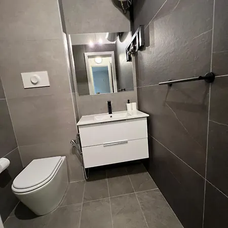 The Rock House Con Bagno Privato Self Check-in 3* Piacenza