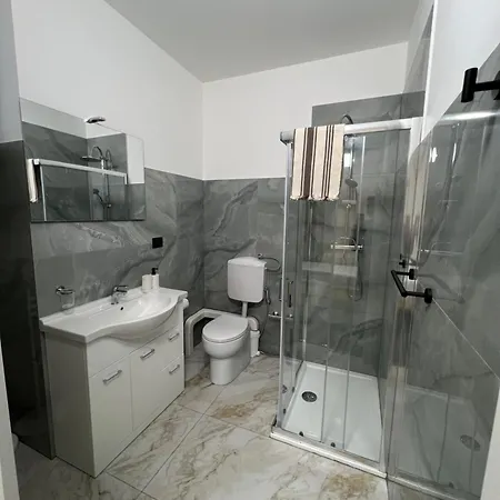 The Rock House Affittacamere Con Bagno Privato Guest house