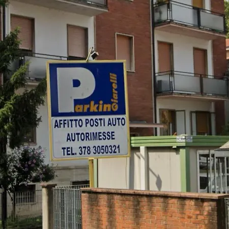 Guest house The Rock House Con Bagno Privato Self Check-in Piacenza