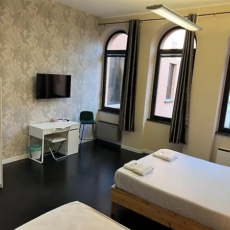 The Rock House Affittacamere Con Bagno Privato * Piacenza