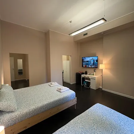 The Rock House Con Bagno Privato 피아첸차