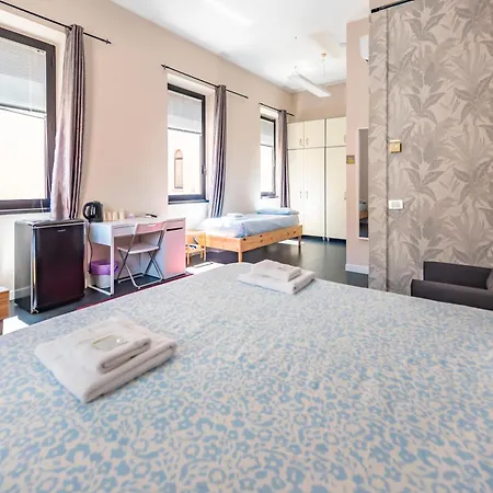 The Rock House Con Bagno Privato Self Check-in 皮亚琴察