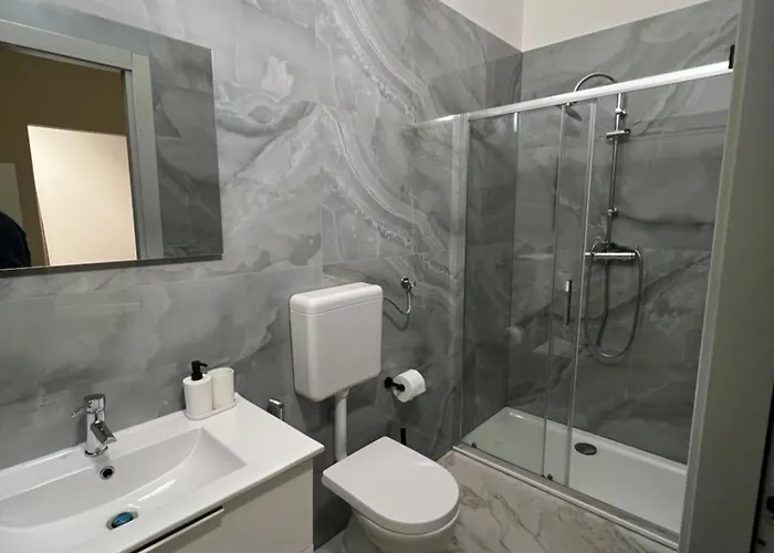 The Rock House Con Bagno Privato Self Check-in Πιατσέντζα