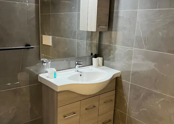 The Rock House Con Bagno Privato Self Check-in Πιατσέντζα