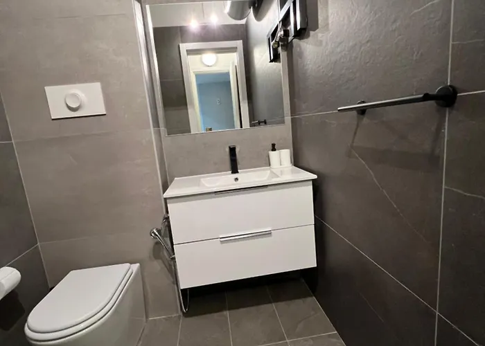 The Rock House Con Bagno Privato Self Check-in 3* Piacenza